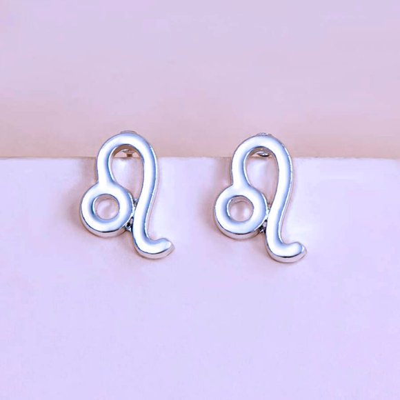 LEO Zodiac Silvertone Stud Earrings on Card NEW! 1123x2 - Picture 2 of 4
